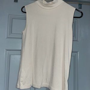 4/$20! Croft & Barrow Cream Sleeveless Top
